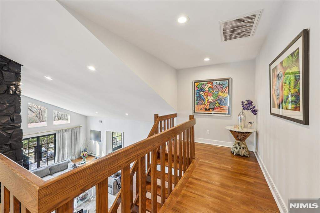 4 Bedroom Single Family Home/House's Image 23