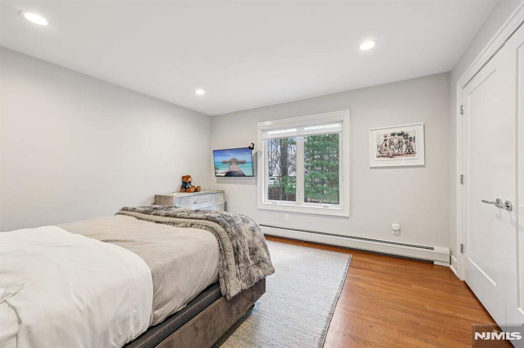 4 Bedroom Single Family Home/House's Image 29