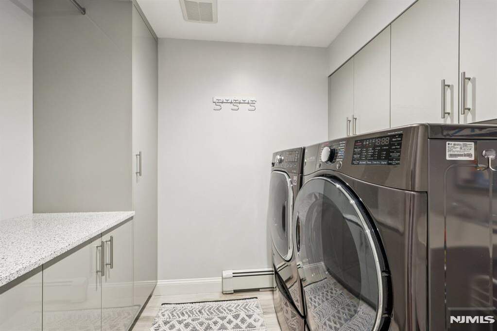 4 Bedroom Single Family Home/House's Image 35