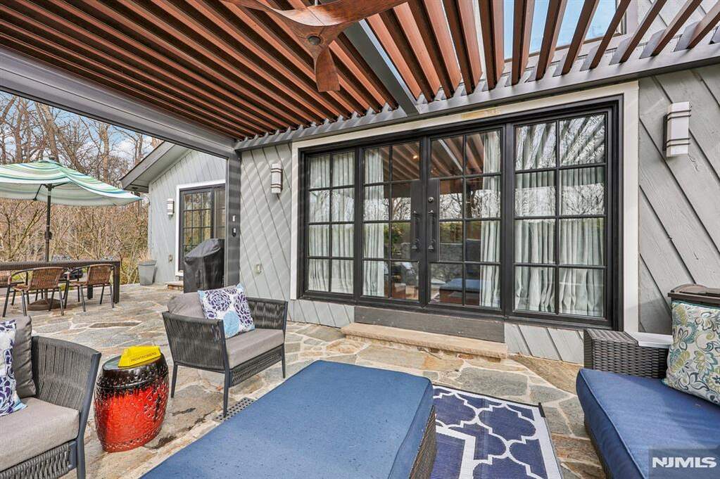 4 Bedroom Single Family Home/House's Image 40