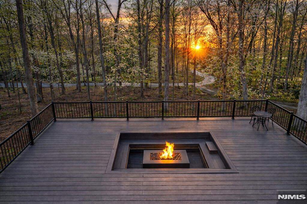 4 Bedroom Single Family Home/House's Image 41