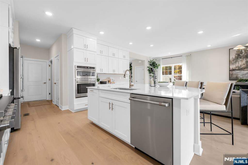 3 Bedroom Villa/Townhouse's Image 9