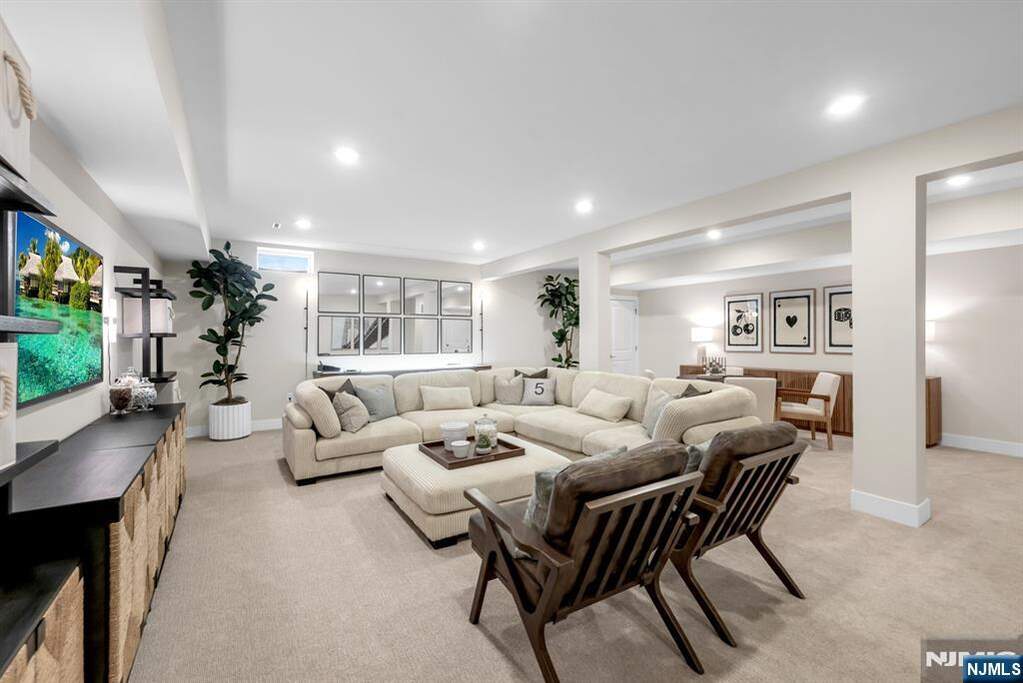 3 Bedroom Villa/Townhouse's Image 30
