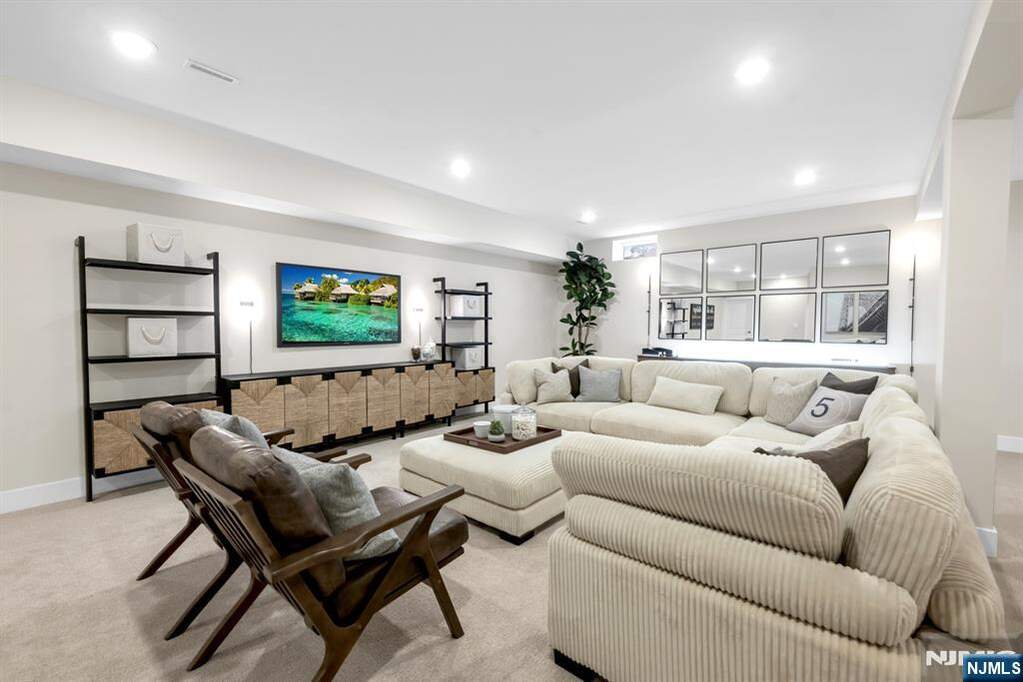 3 Bedroom Villa/Townhouse's Image 31