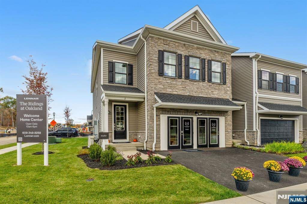3 Bedroom Villa/Townhouse's Image 37