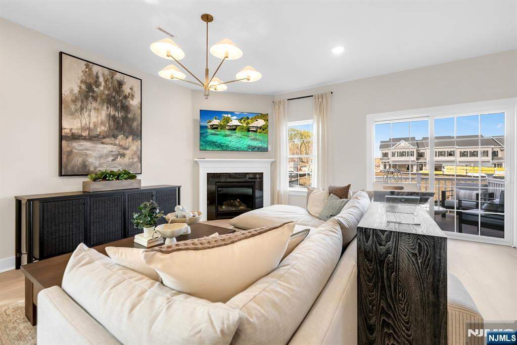 3 Bedroom Villa/Townhouse's Image 4