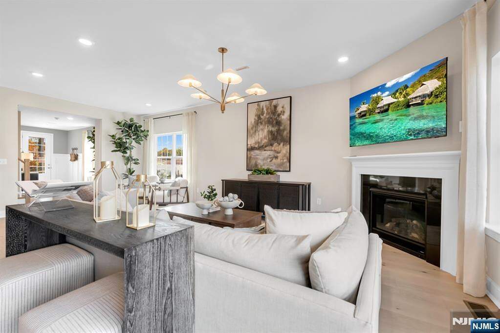 3 Bedroom Villa/Townhouse's Image 5