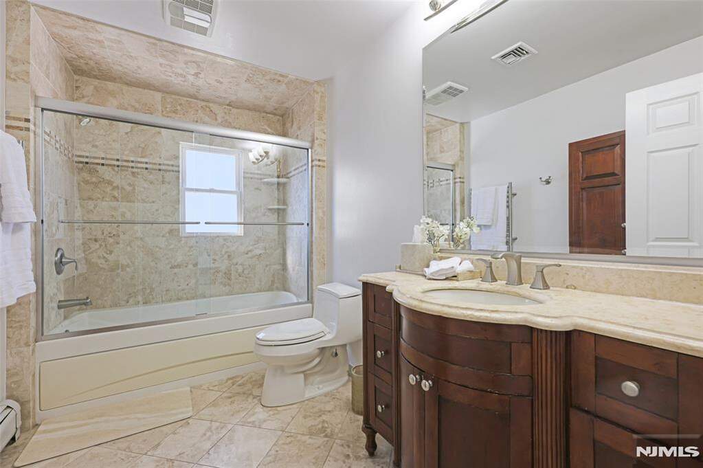 3 Bedroom Single Family Home/House's Image 13