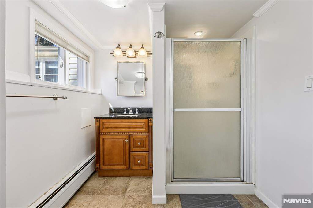 3 Bedroom Single Family Home/House's Image 15
