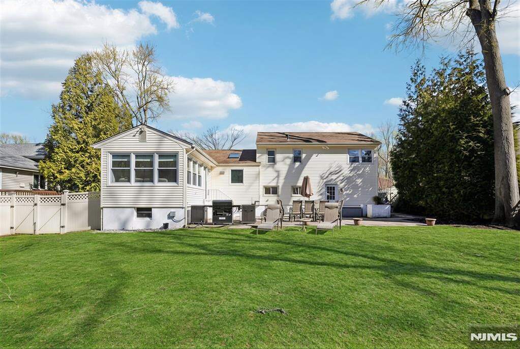 3 Bedroom Single Family Home/House's Image 21