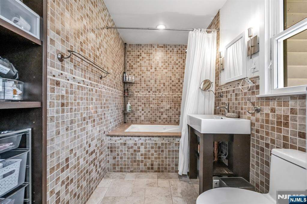 4 Bedroom Single Family Home/House's Image 24