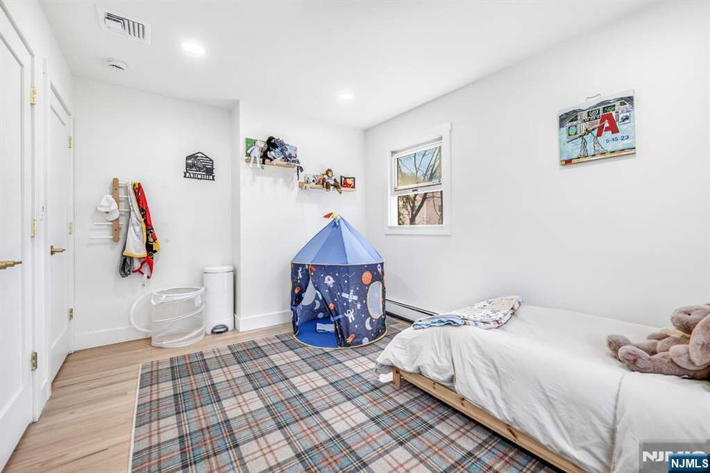 4 Bedroom Single Family Home/House's Image 29