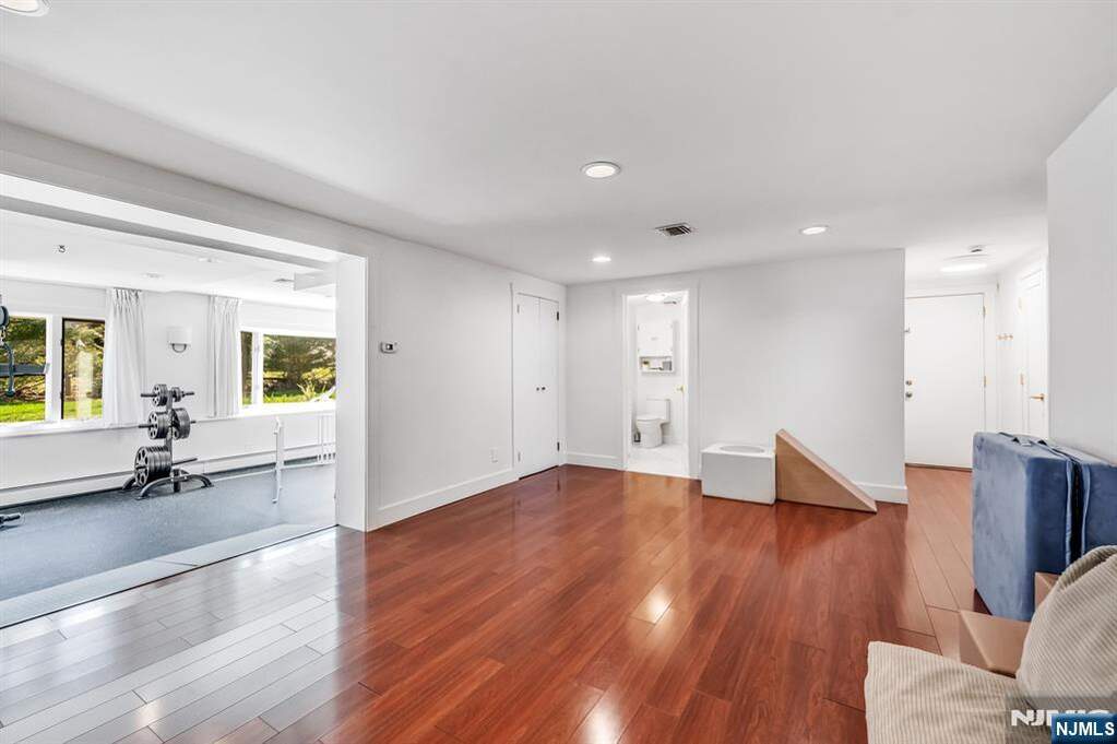 4 Bedroom Single Family Home/House's Image 31