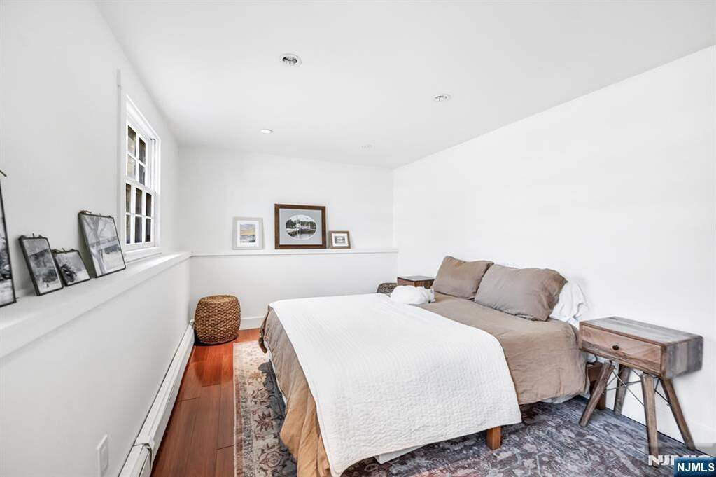 4 Bedroom Single Family Home/House's Image 34