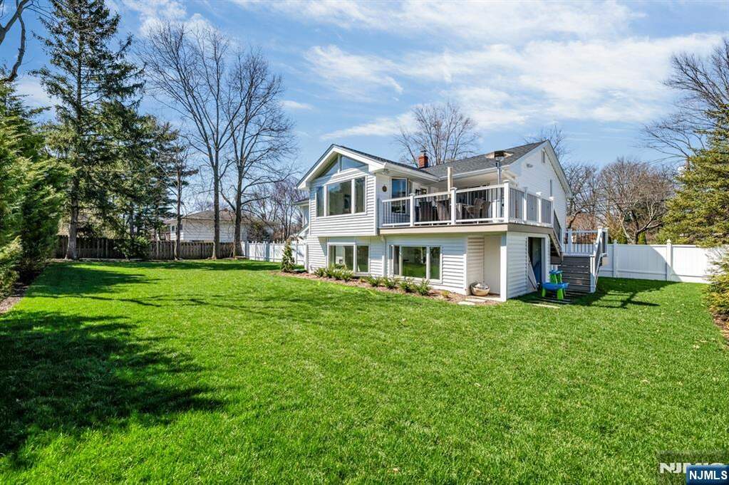 4 Bedroom Single Family Home/House's Image 43