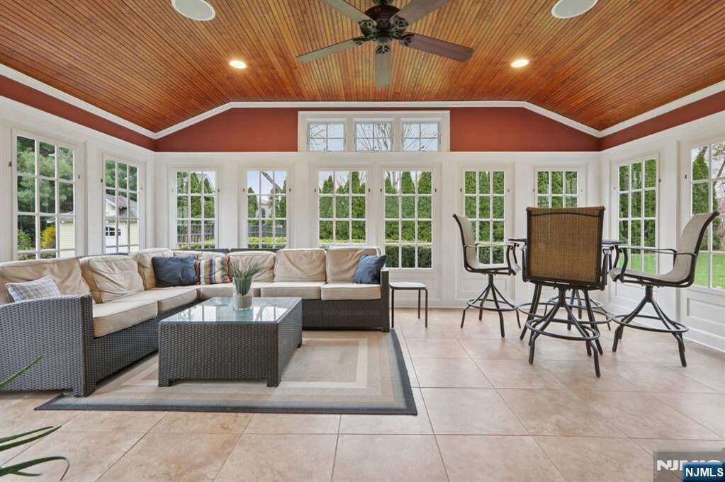 4 Bedroom Single Family Home/House's Image 16