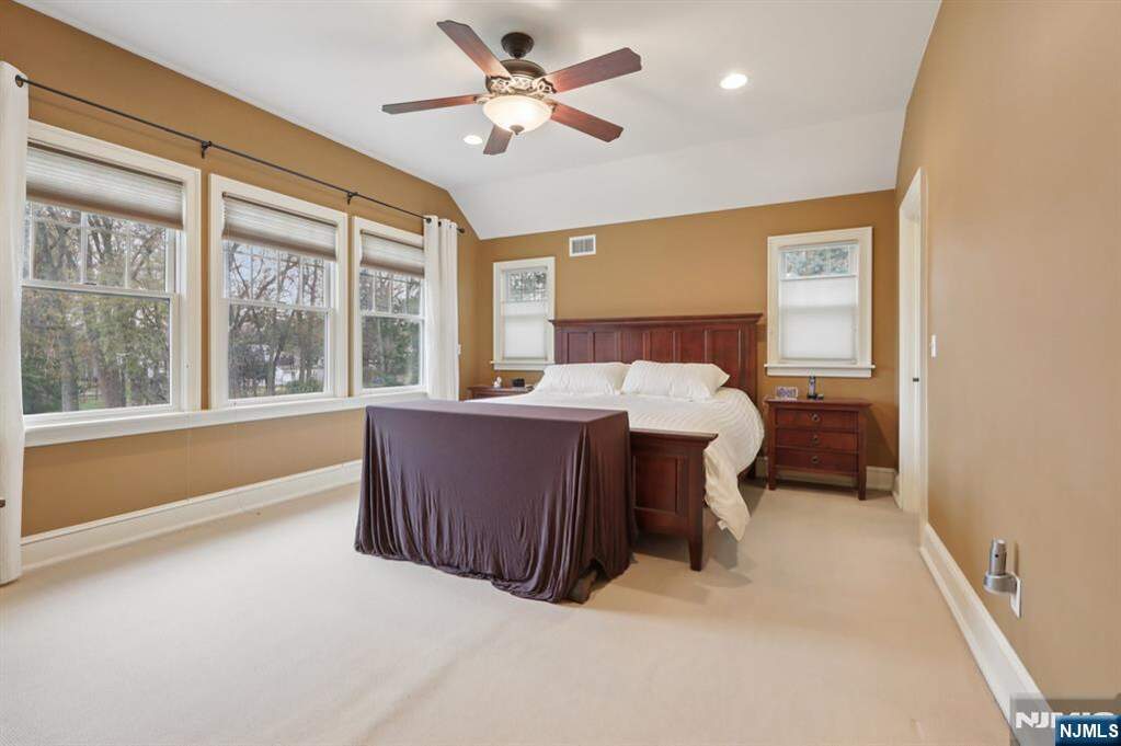 4 Bedroom Single Family Home/House's Image 21