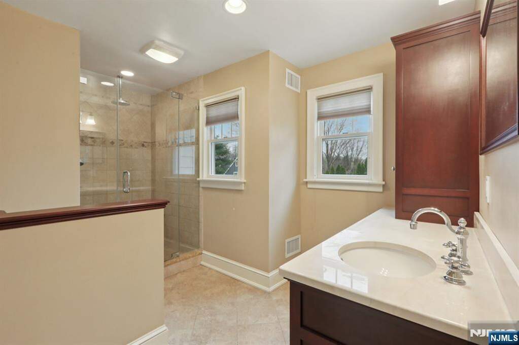 4 Bedroom Single Family Home/House's Image 24