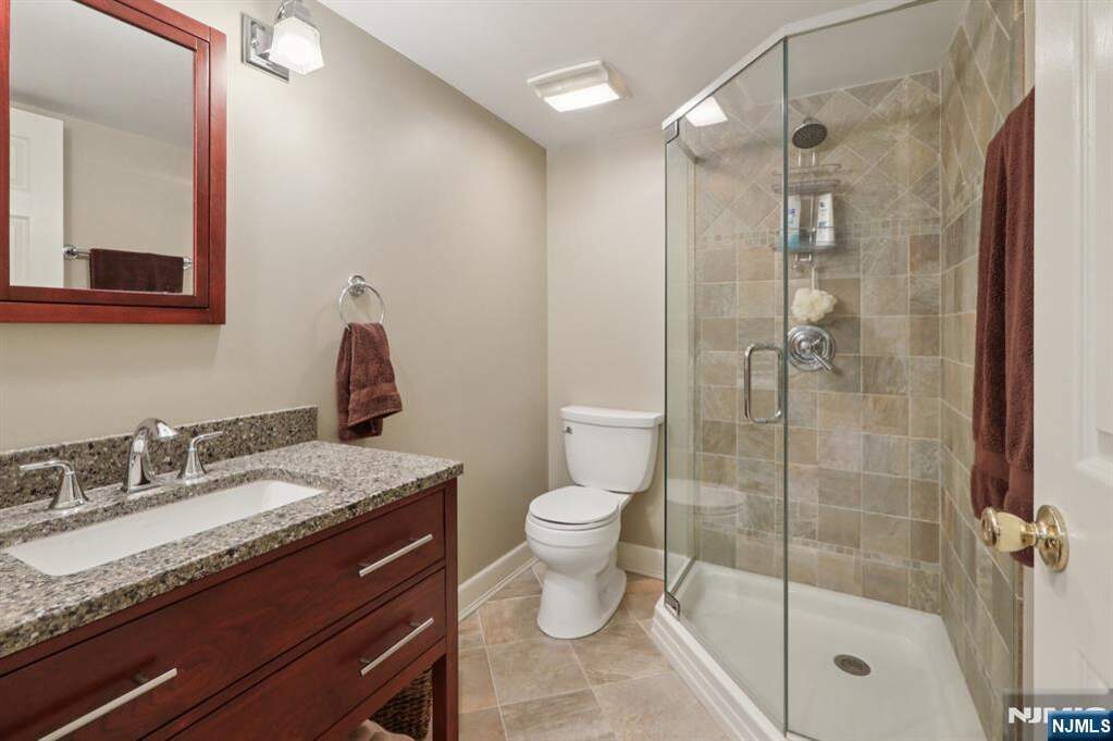 4 Bedroom Single Family Home/House's Image 32