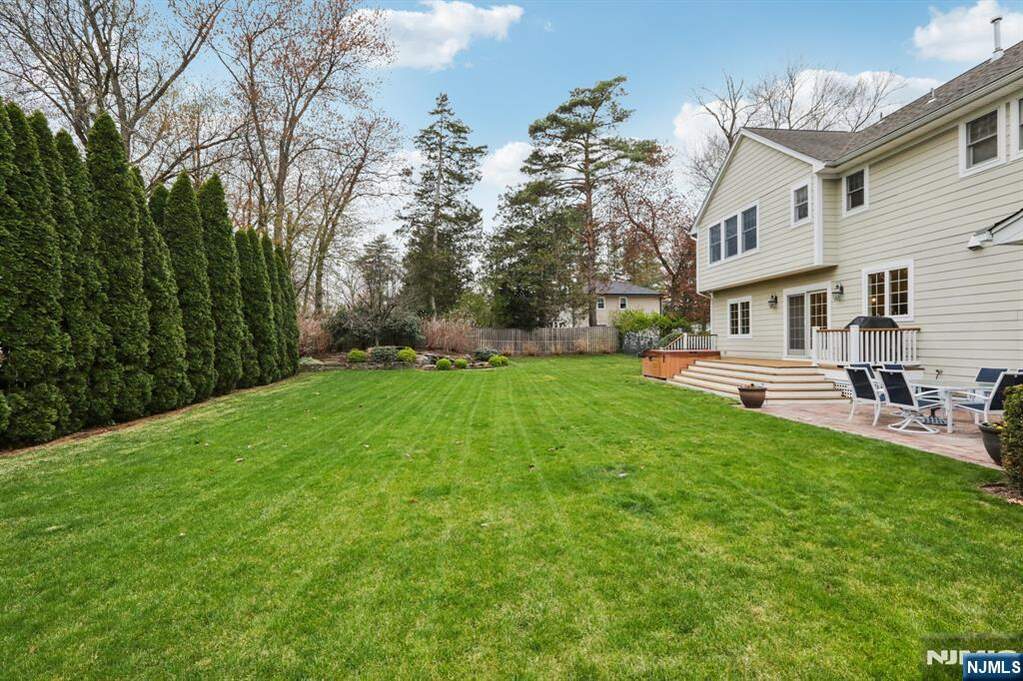 4 Bedroom Single Family Home/House's Image 38