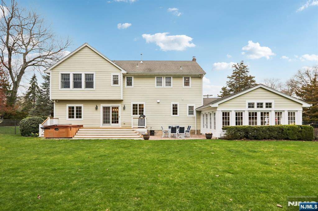 4 Bedroom Single Family Home/House's Image 39