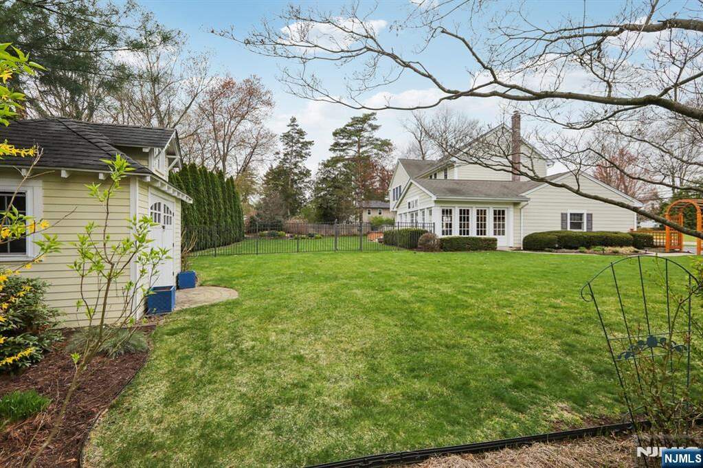 4 Bedroom Single Family Home/House's Image 40
