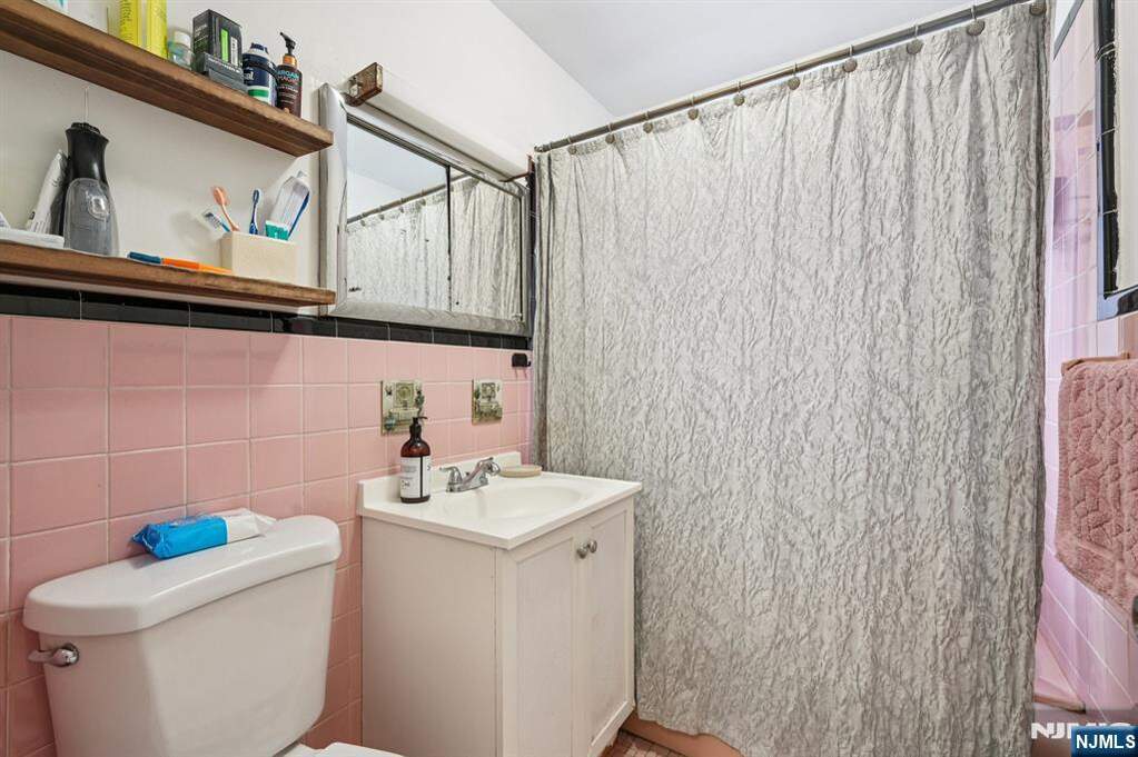 5 Bedroom Multi Unit's Image 15