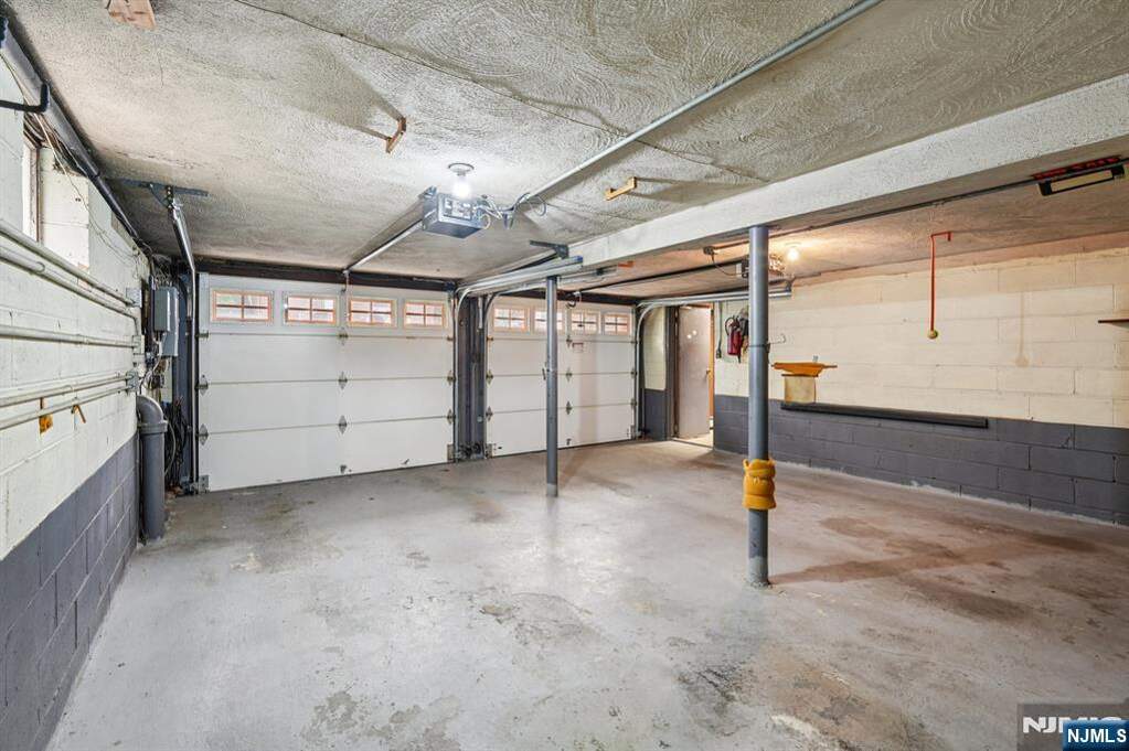 5 Bedroom Multi Unit's Image 18