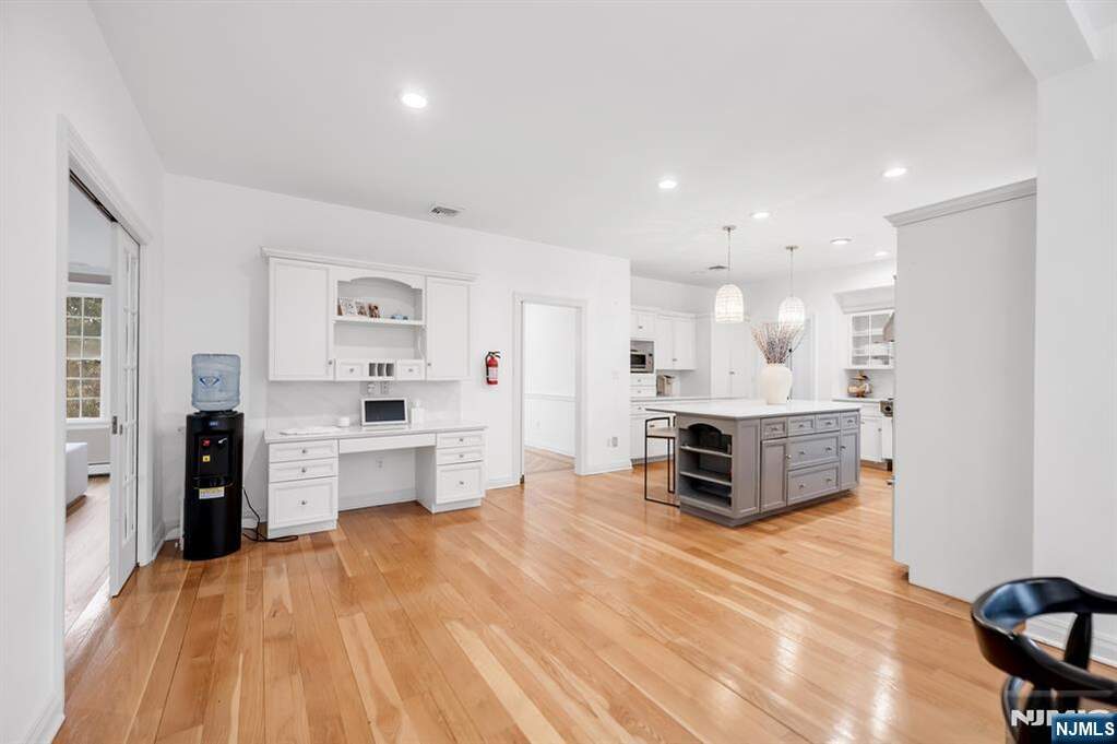 5 Bedroom Single Family Home/House's Image 15