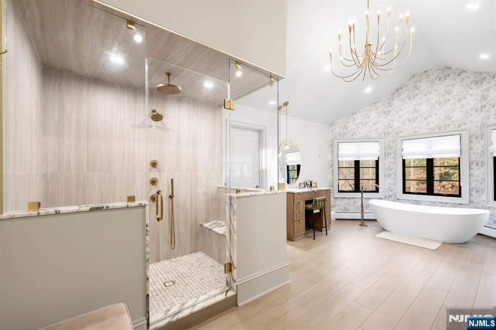 5 Bedroom Single Family Home/House's Image 25