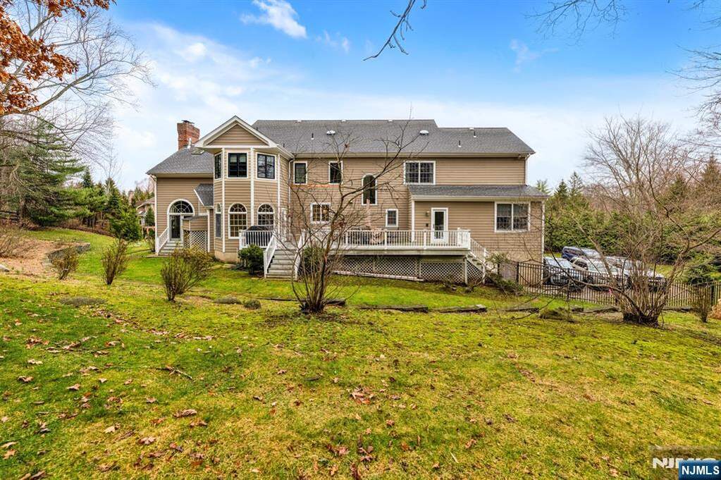 5 Bedroom Single Family Home/House's Image 43