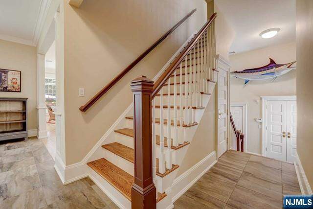 8 Bedroom Single Family Home/House's Image 20
