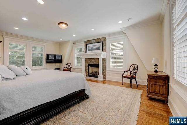 8 Bedroom Single Family Home/House's Image 23