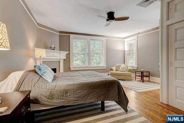 8 Bedroom Single Family Home/House's Image 26