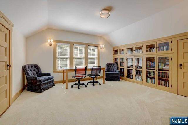 8 Bedroom Single Family Home/House's Image 36