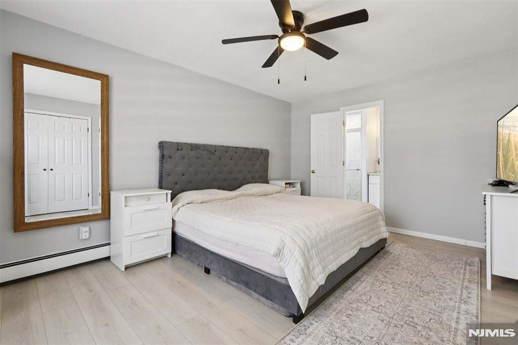 5 Bedroom Single Family Home/House's Image 7