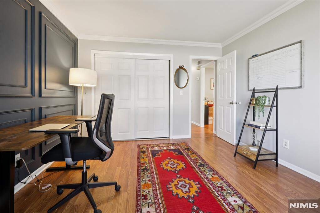 5 Bedroom Single Family Home/House's Image 19