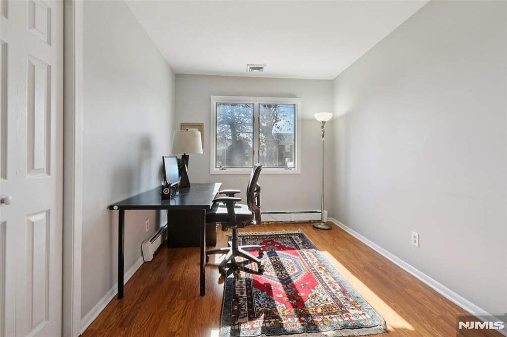 5 Bedroom Single Family Home/House's Image 21