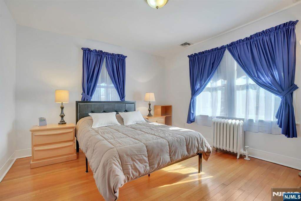 4 Bedroom Single Family Home/House's Image 15