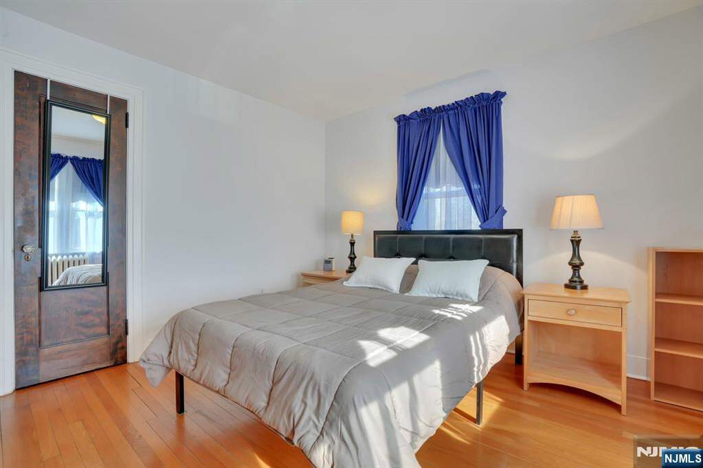 4 Bedroom Single Family Home/House's Image 16