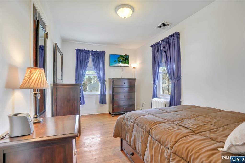 4 Bedroom Single Family Home/House's Image 17