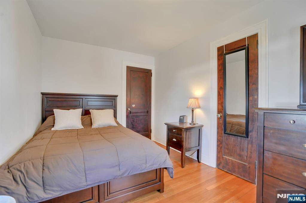 4 Bedroom Single Family Home/House's Image 19