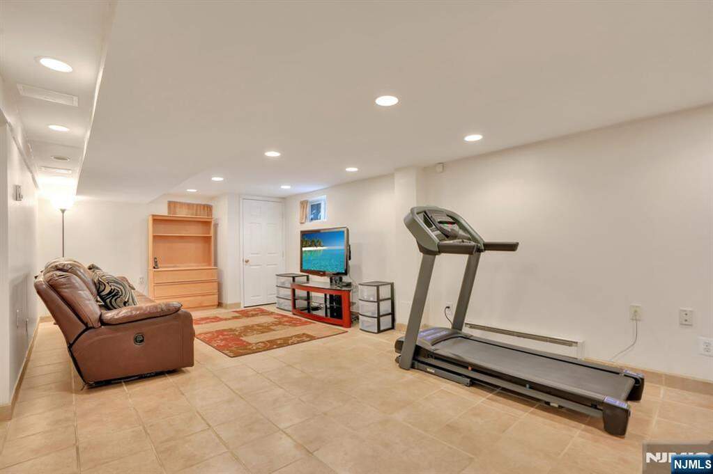 4 Bedroom Single Family Home/House's Image 24