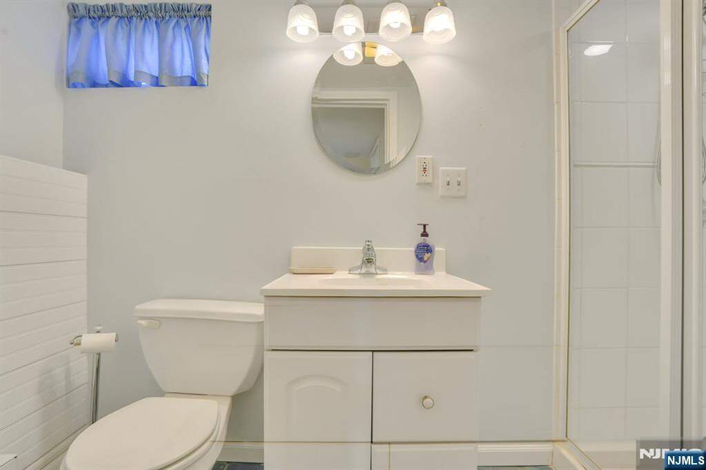 4 Bedroom Single Family Home/House's Image 27