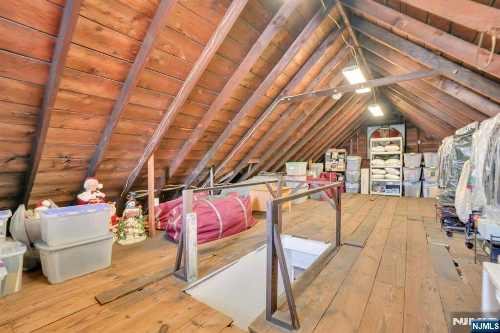 4 Bedroom Single Family Home/House's Image 29