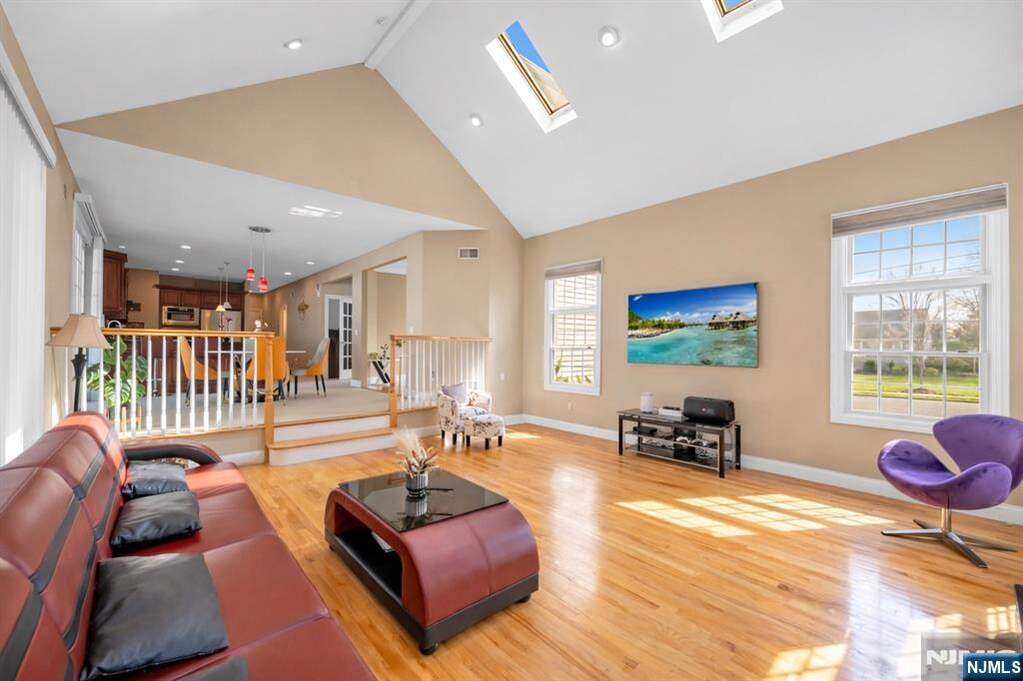 4 Bedroom Single Family Home/House's Image 13