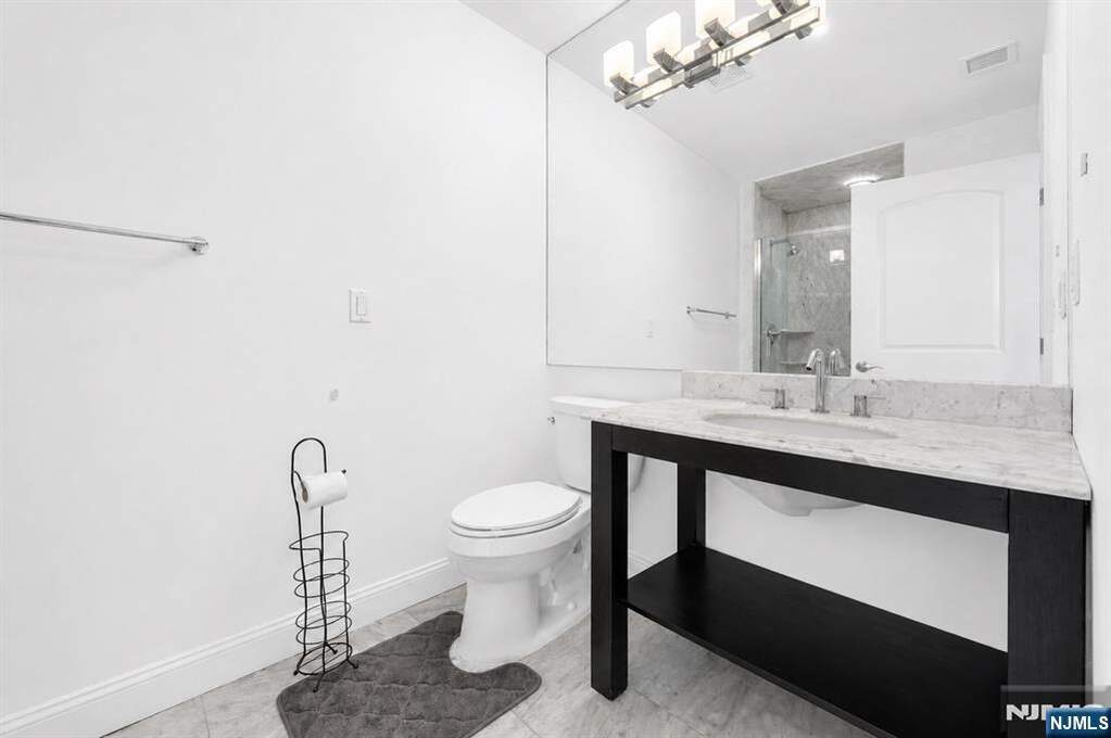 4 Bedroom Single Family Home/House's Image 25