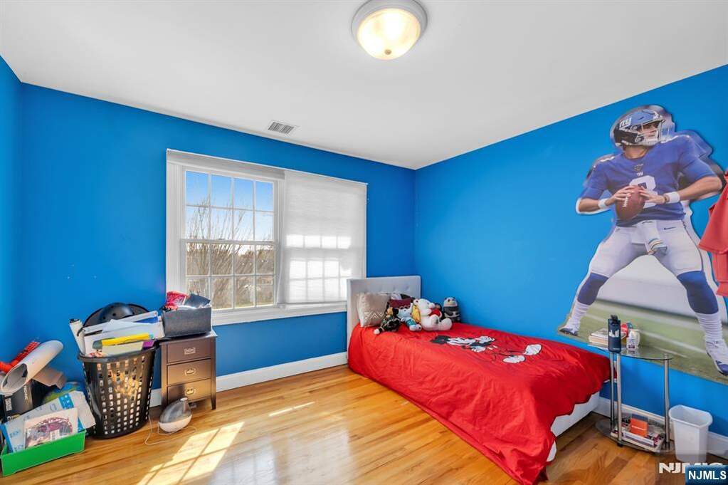 4 Bedroom Single Family Home/House's Image 28