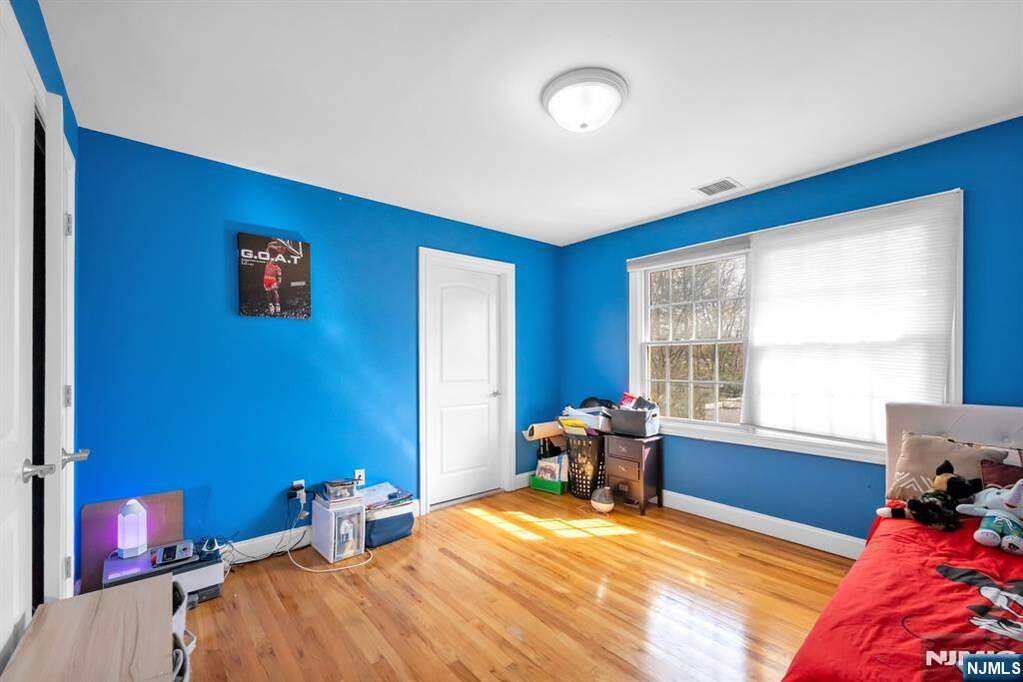 4 Bedroom Single Family Home/House's Image 29