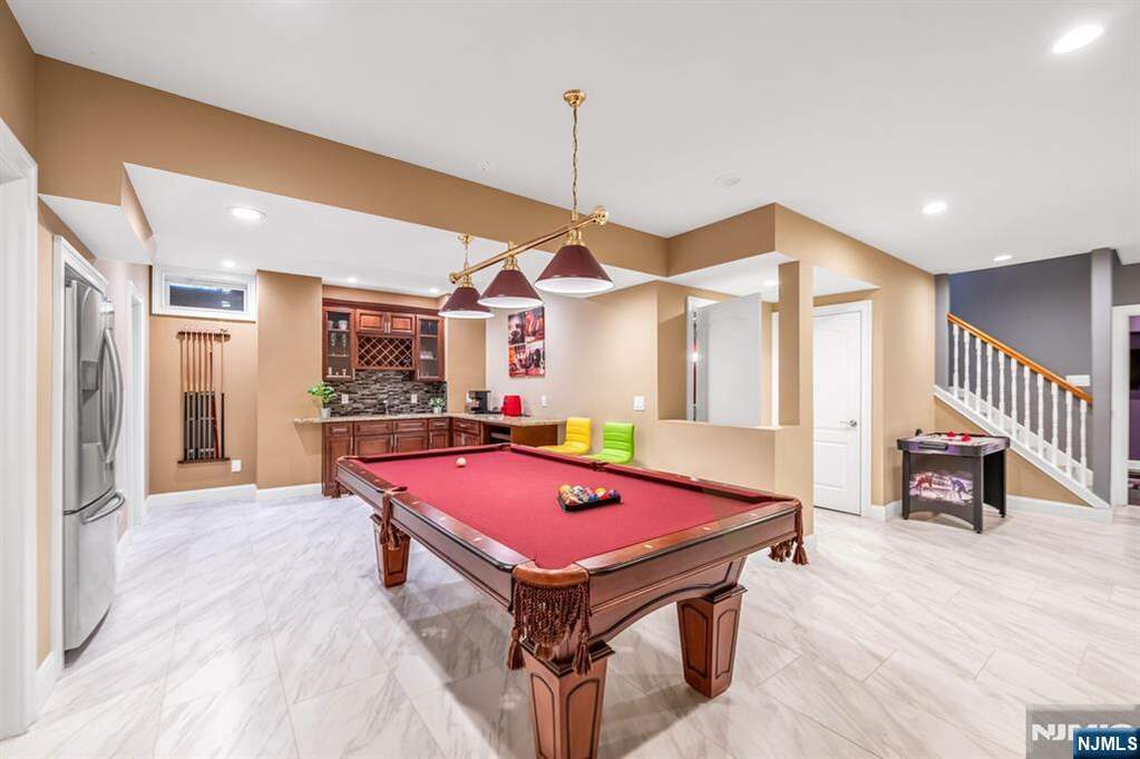 4 Bedroom Single Family Home/House's Image 34